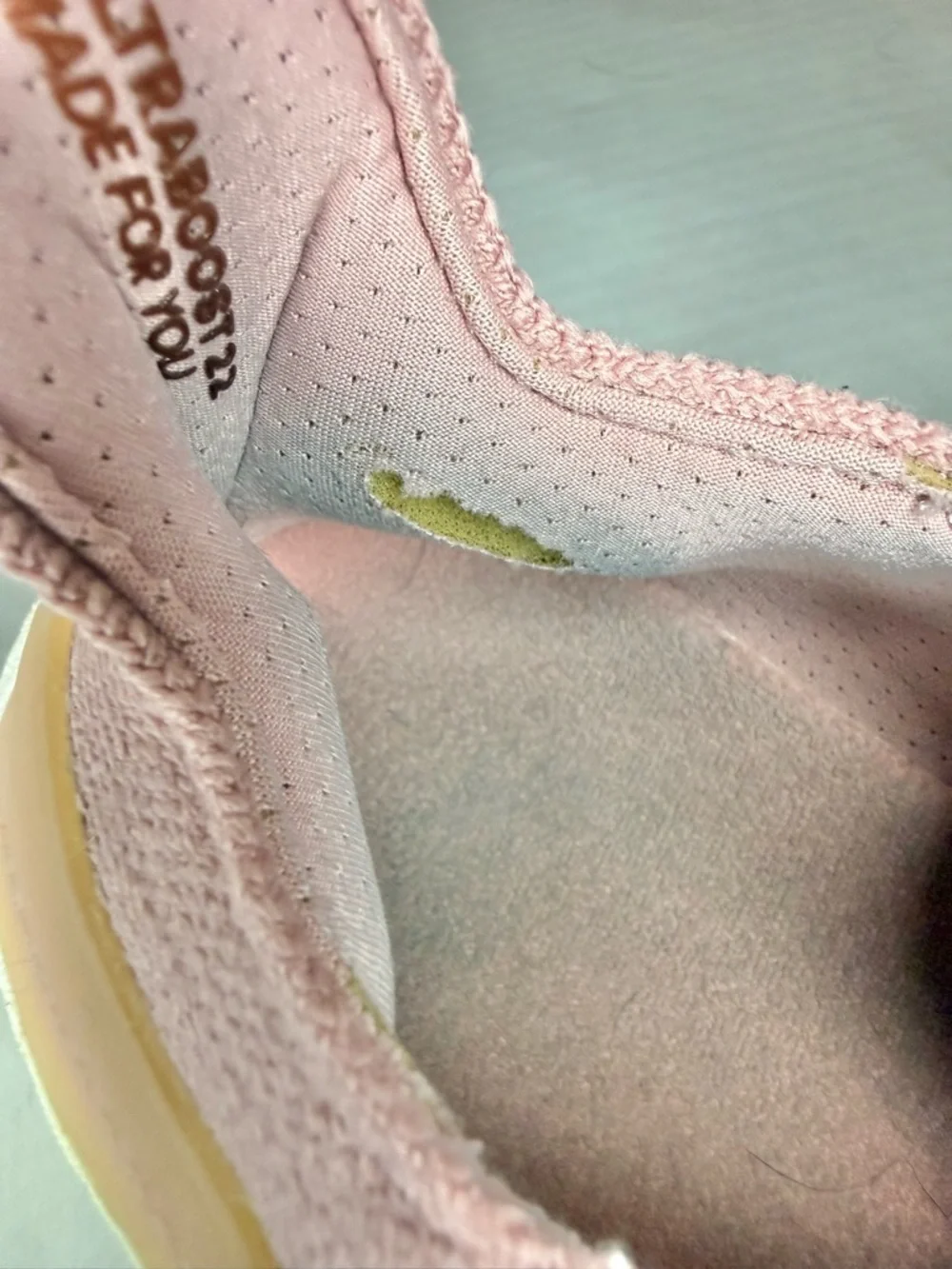 Adidas Women's Ultraboost 22 Running Shoe Wonder Mauve Size 9.5